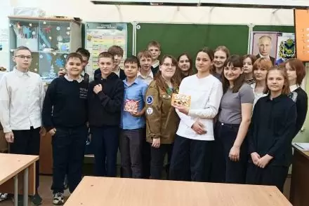 Студенты ВВГУ провели серию лекций ко Дню Победы для школьников Владивостока