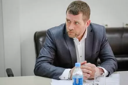 Песню в память о доблестном герое ко Дню Победы написал директор ДМКД ВВГУ Петр Семин 