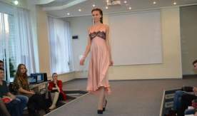 Во ВГУЭС прошел показ вечерних платьев