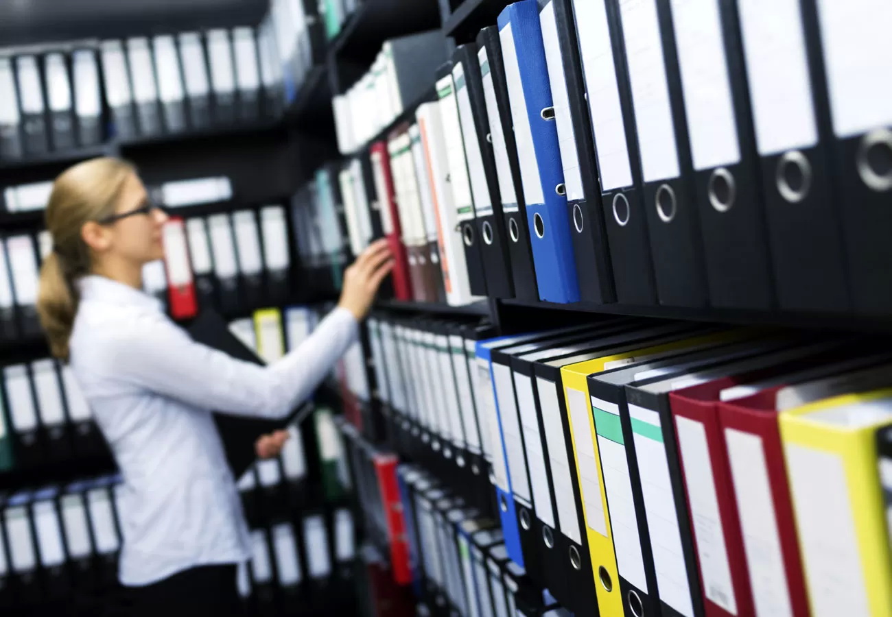 Выдача документов об образовании и (или) квалификации: