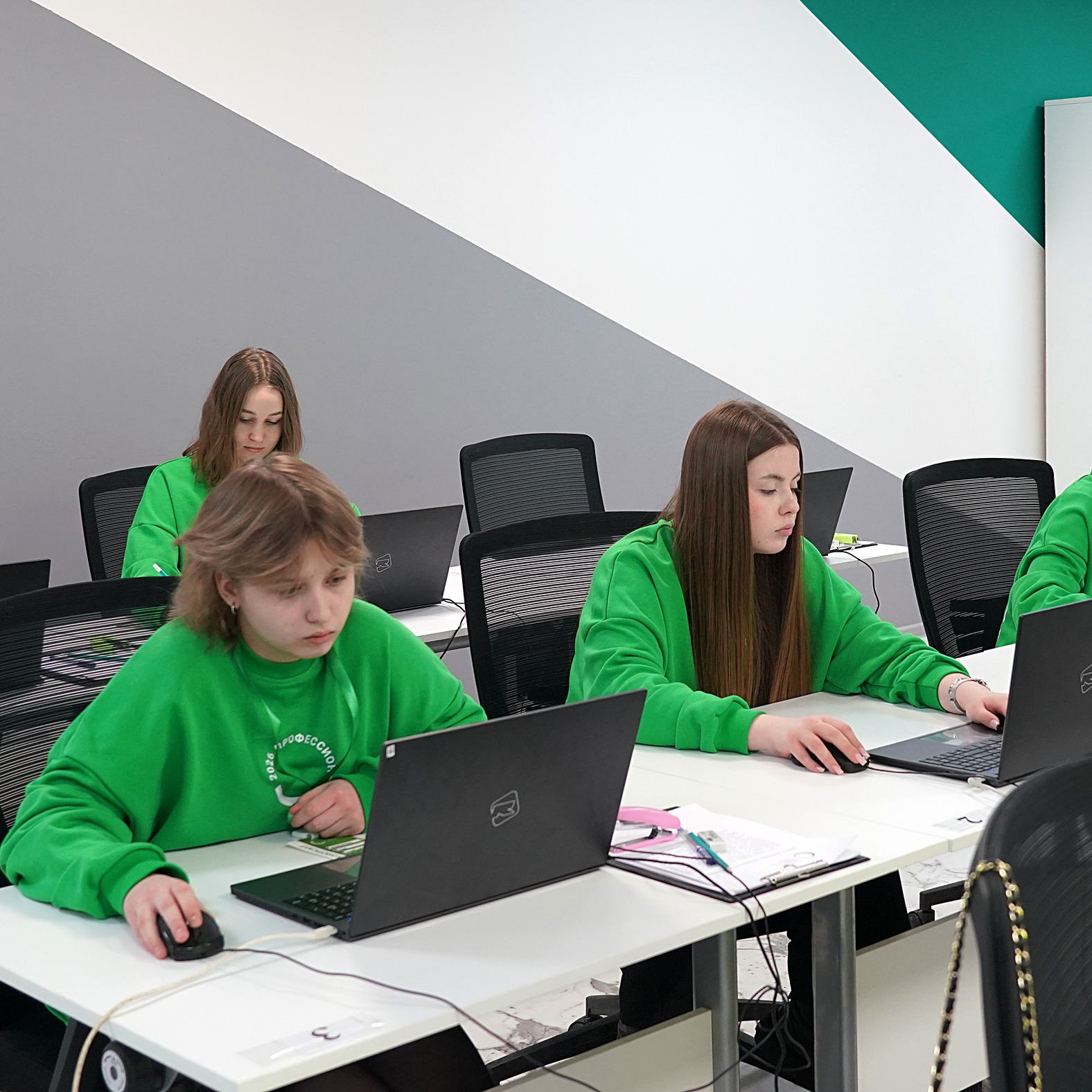 Как мы учим