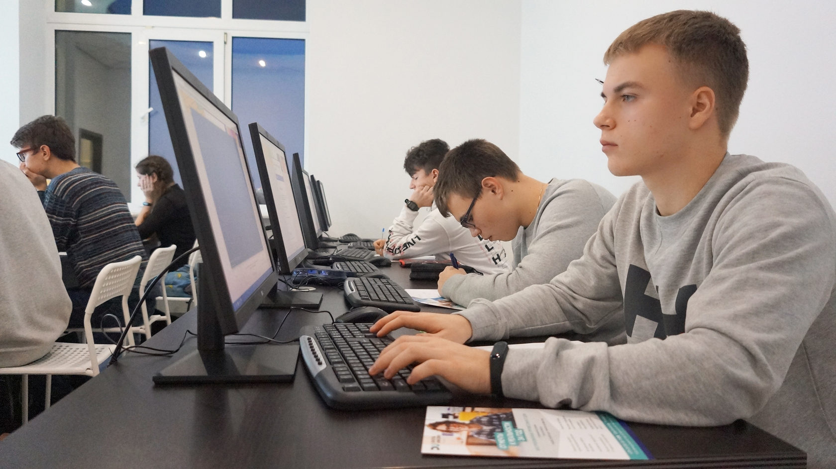 Среднее профессиональное образование <br>на базе 11 классов