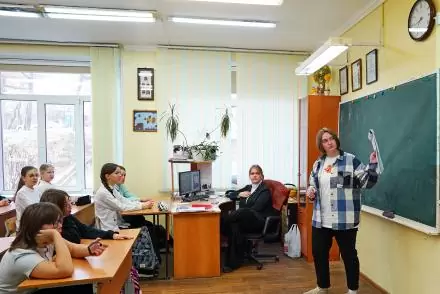 Студенты ВВГУ рассказали о Великой Отечественной войне школьникам Владивостока