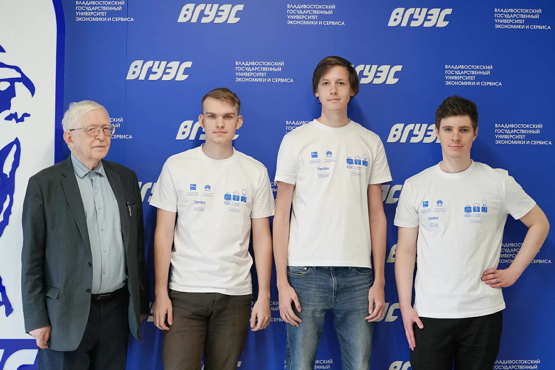 Студенты ВВГУ вышли в полуфинал чемпионата мира по программированию ICPC