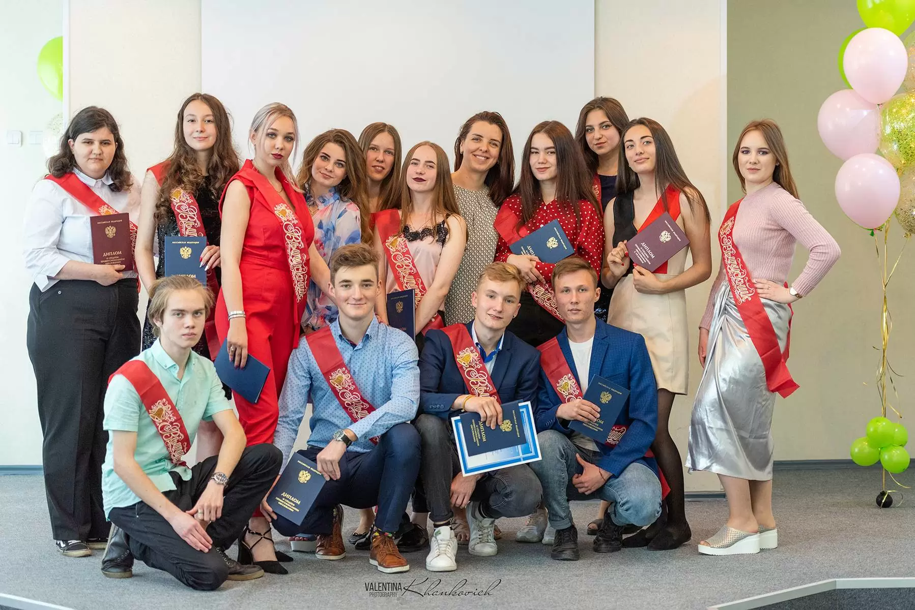 Выпускной Колледжа индустрии моды и красоты ВГУЭС: дипломники трудоустроены и продолжат обучение в университете