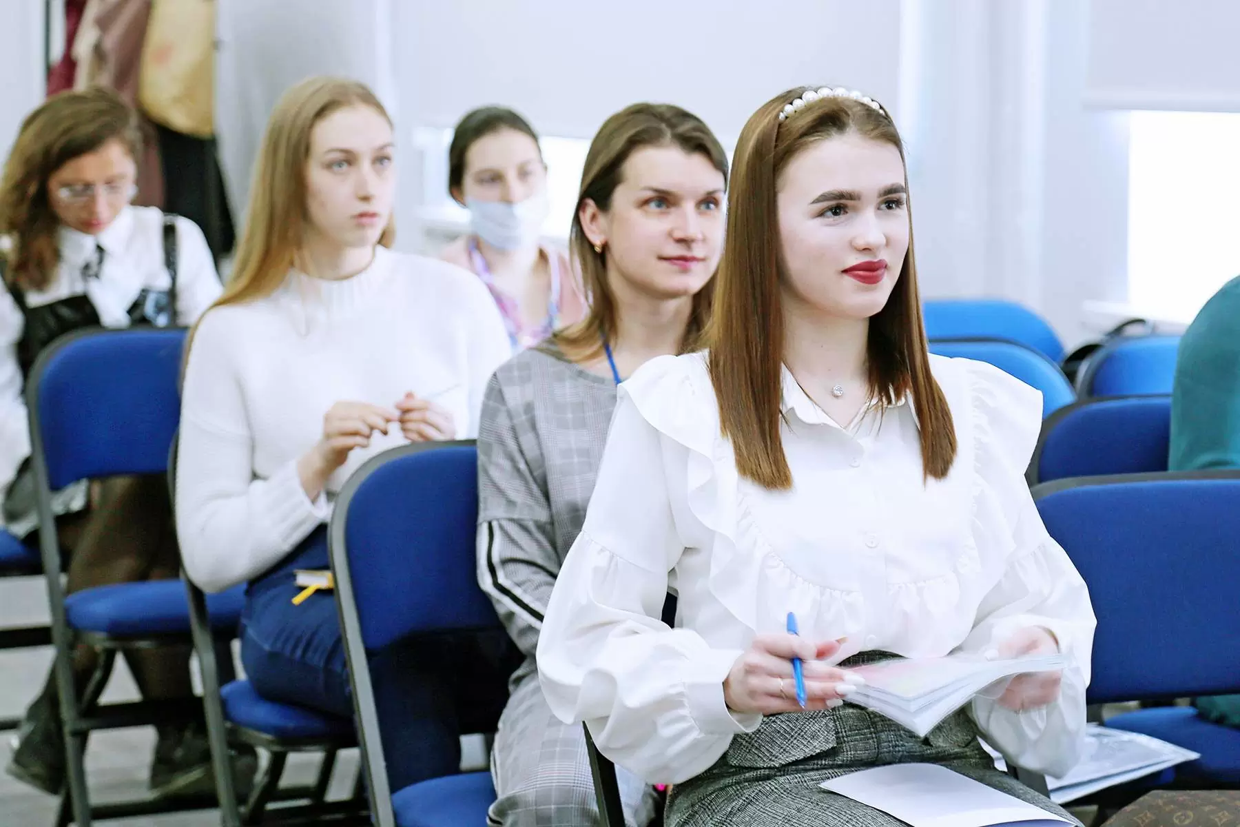 Студенты ВГУЭС защищают проекты стартапов перед предпринимателями Дальнего Востока