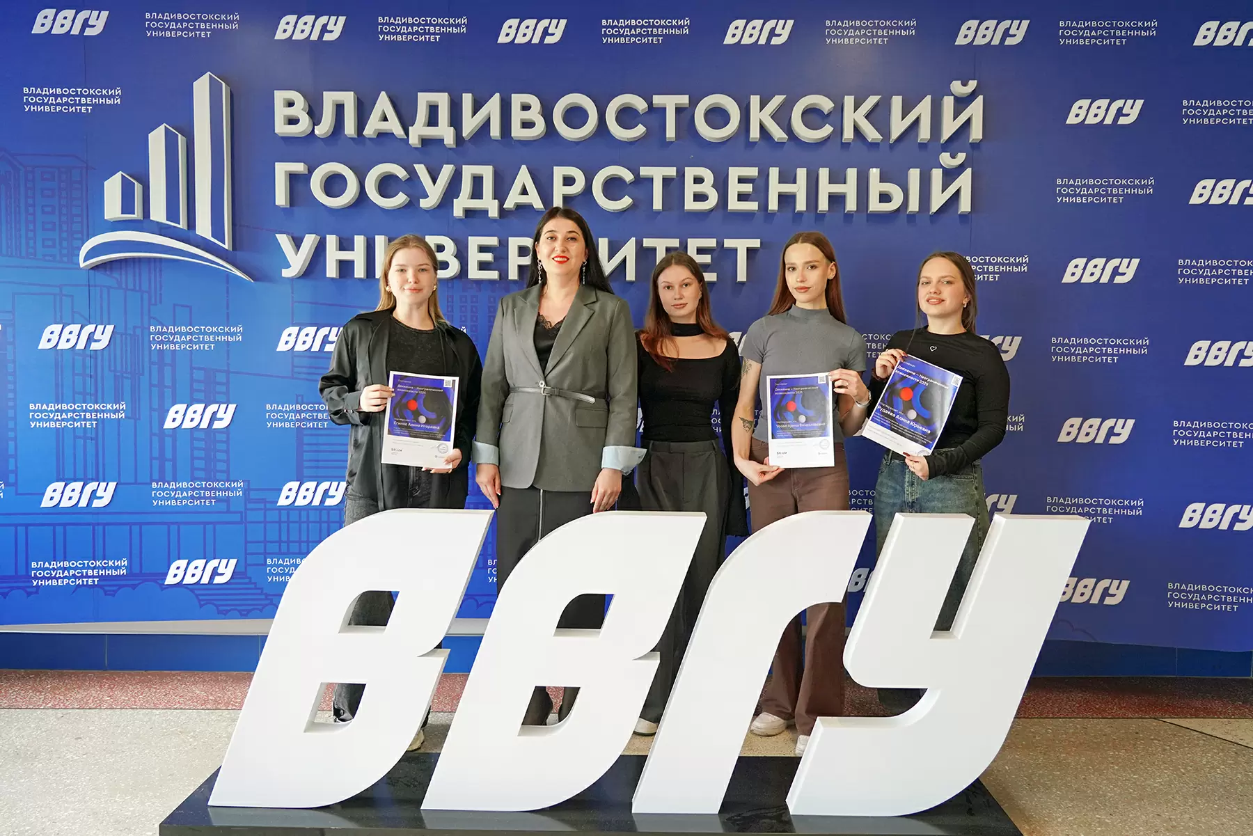 Студенты ВВГУ стали победителями международной IT-олимпиады