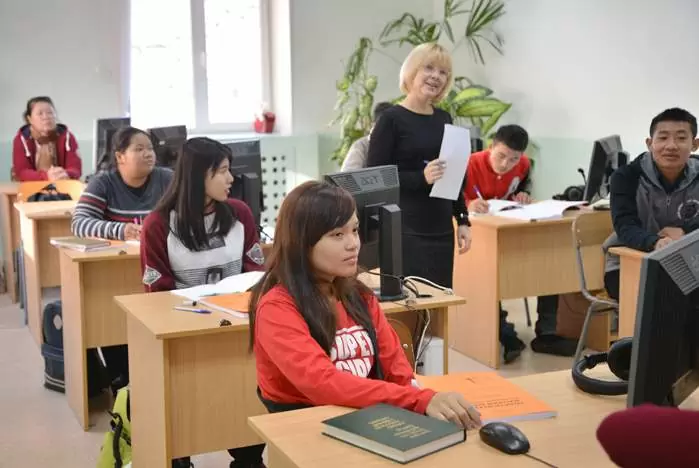 Первые студенты из Лаоса приступили к учебе во ВГУЭС