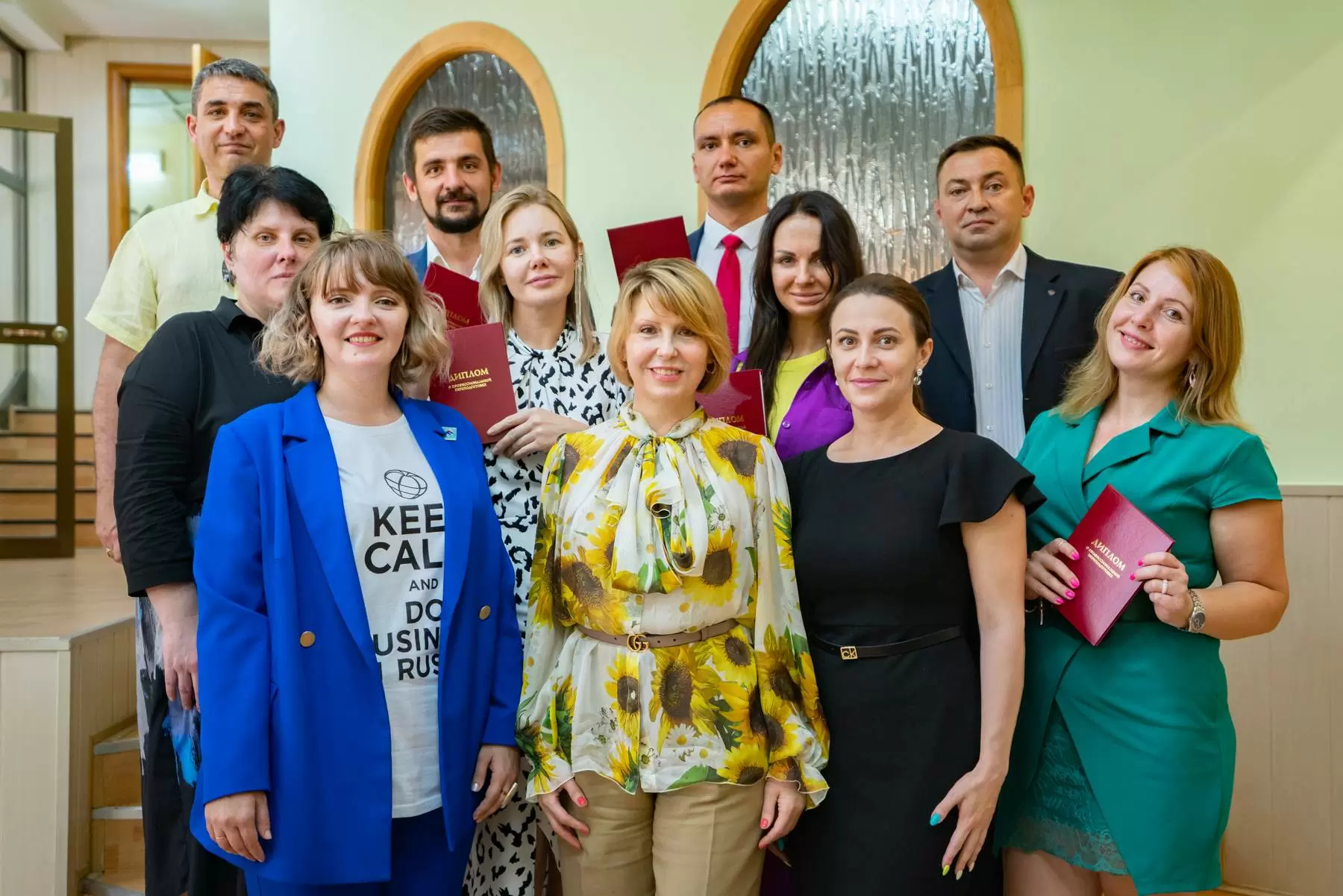 Выпускникам Президентской программы во ВГУЭС торжественно вручили «красные» дипломы