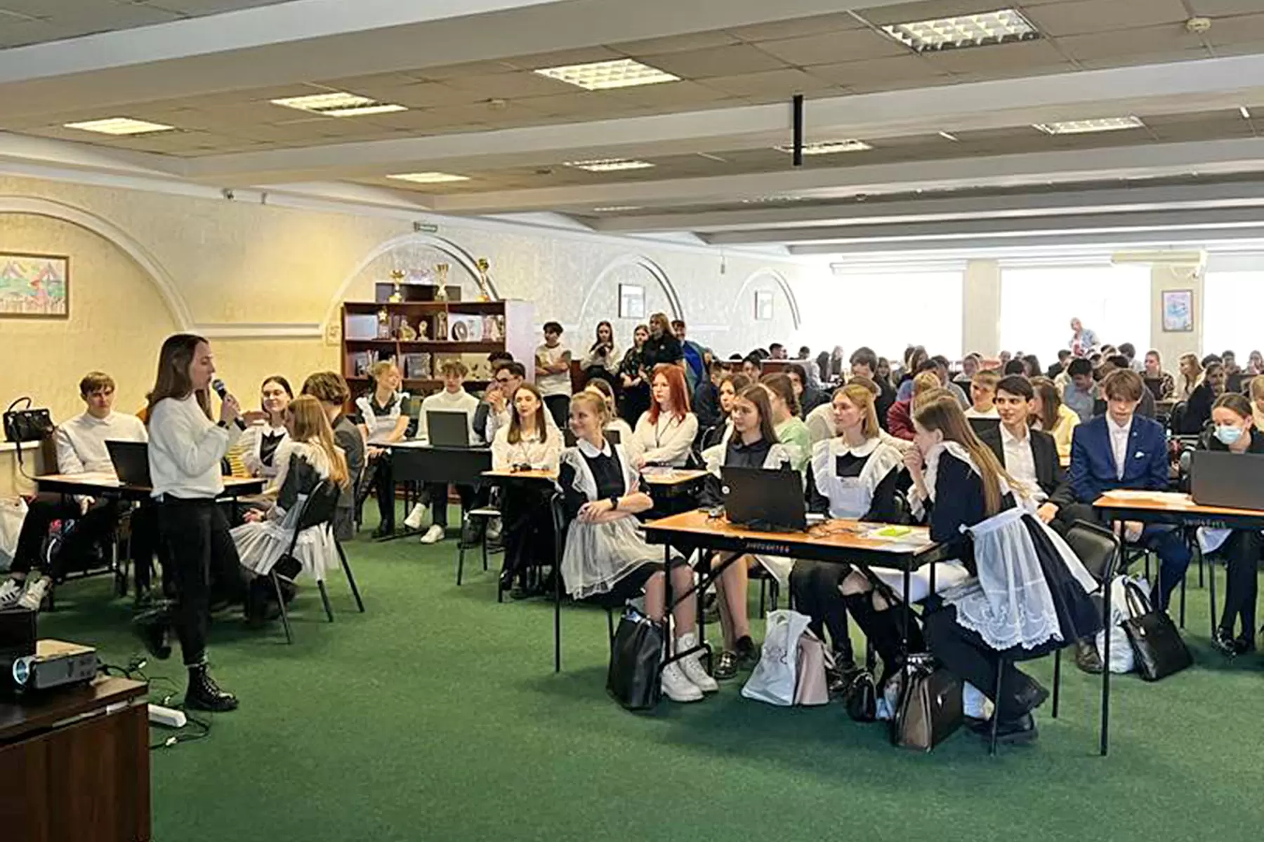 Серию игр по предпринимательству провел Институт международного бизнеса, экономики и управления ВВГУ в школах Приморья