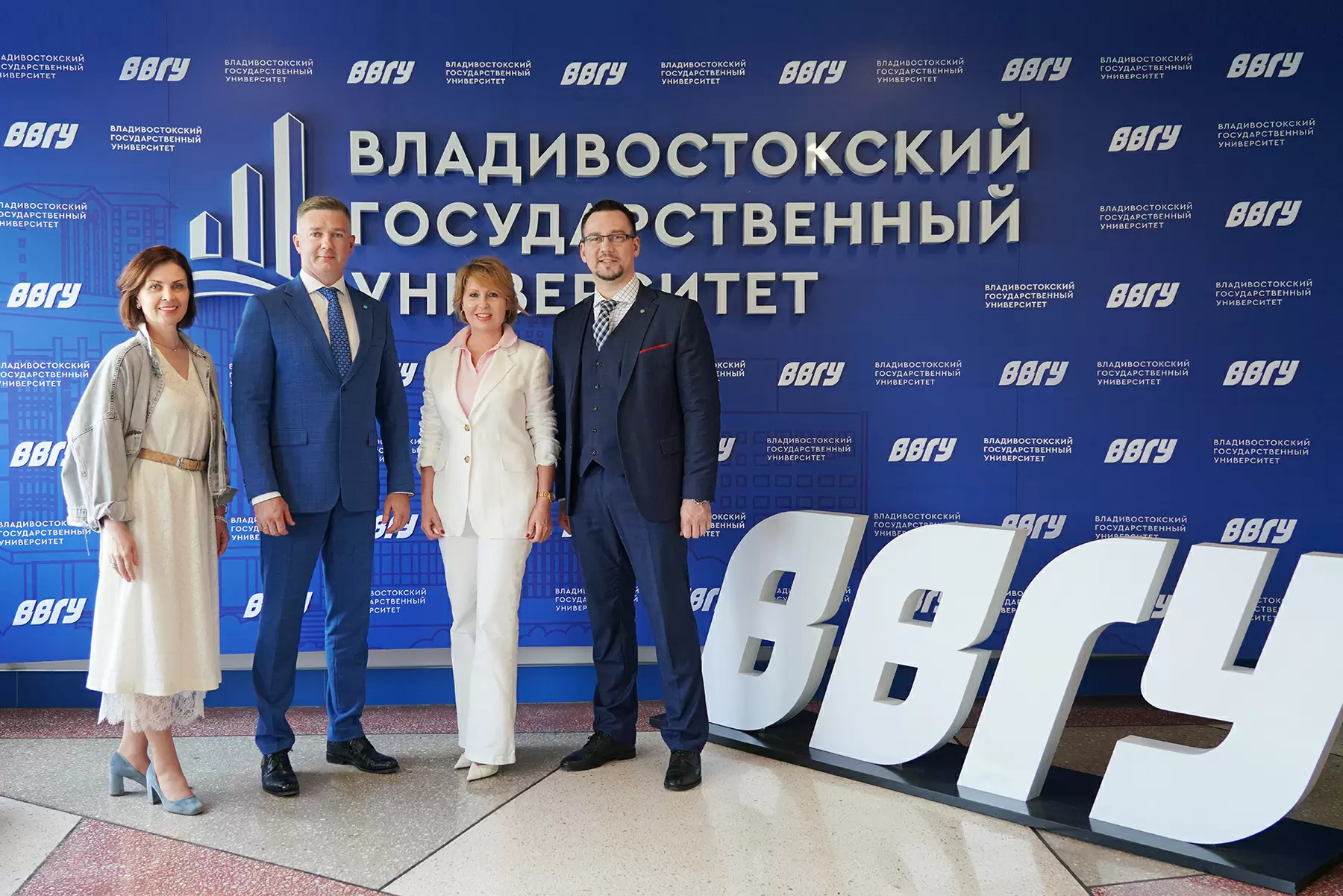 От стипендий до ИИ: ВВГУ и Сбербанк наметили планы совместной работы на новый учебный год