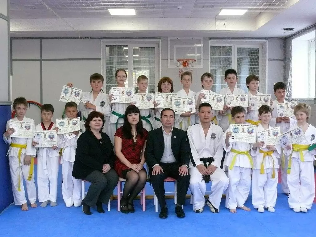 Аттестация по тхэквондо на цветные пояса -  2012.