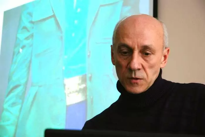 Профессор В.Кузьмичев: на пике моды сезона 2011/12 - тенденции 70-х годов, асимметричная полоска и цвет жимолости