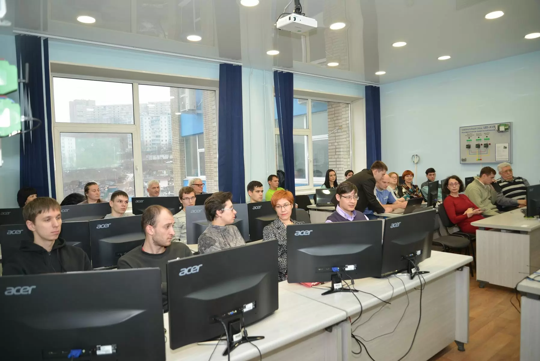 ВГУЭС предлагает выпускникам школ перспективное практико-интегрированное обучение в сфере информационных технологий