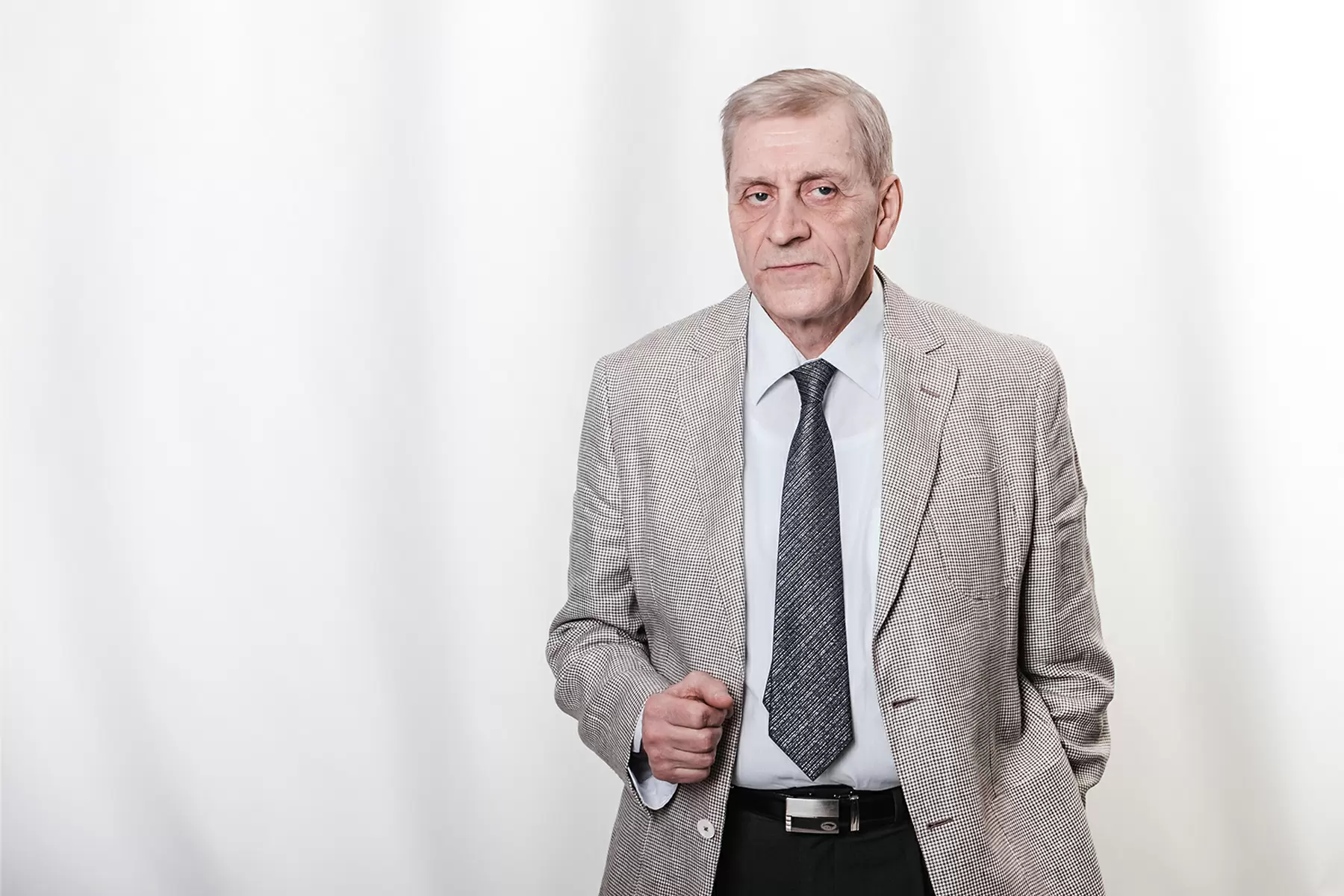 Профессор ВВГУ Александр Исаев – о «весеннем банкопаде» и живучести доллара