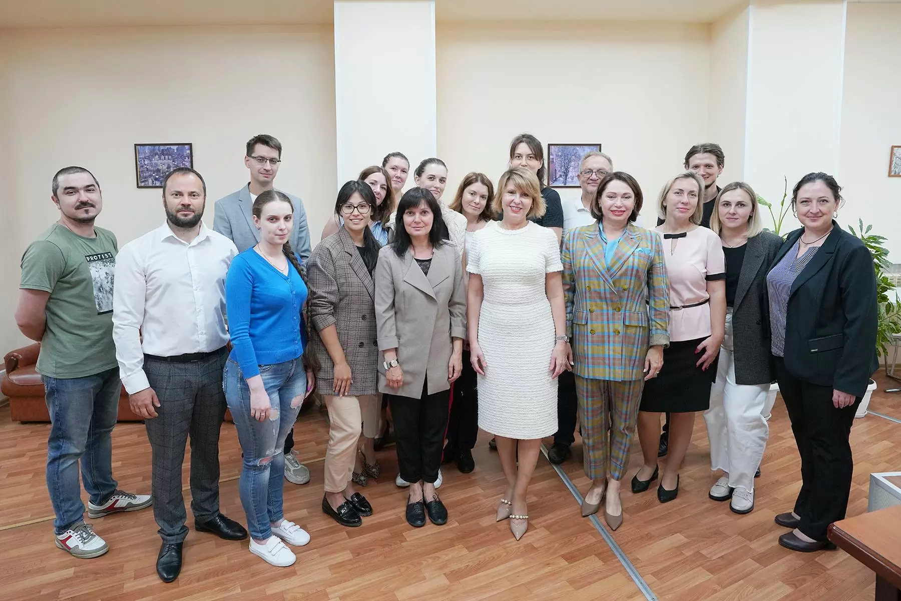 Ректор ВВГУ Татьяна Терентьева поздравила с юбилеем университета коллектив Международного института окружающей среды и туризма