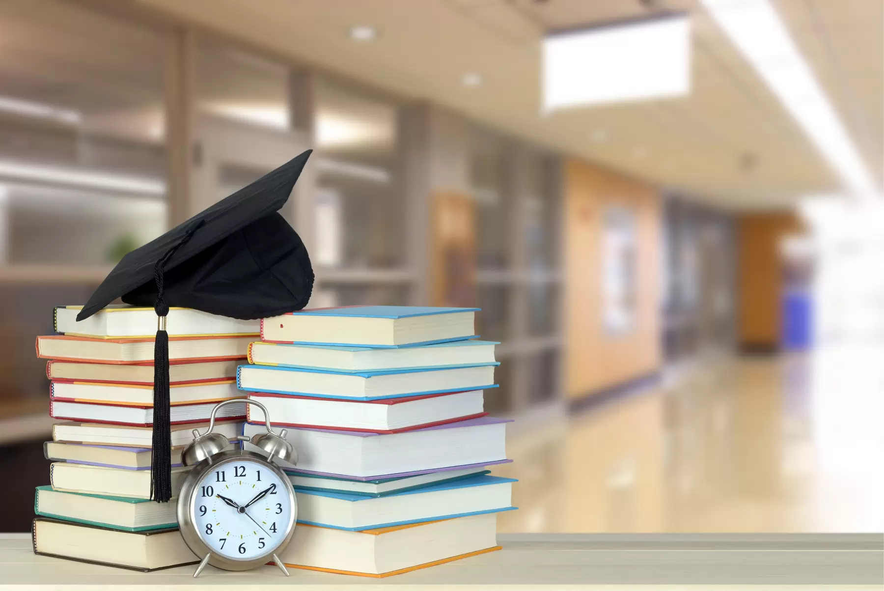 Поздравляем преподавателя ВГУЭС Леонида Пака с утверждением учёной степени кандидата филологических наук