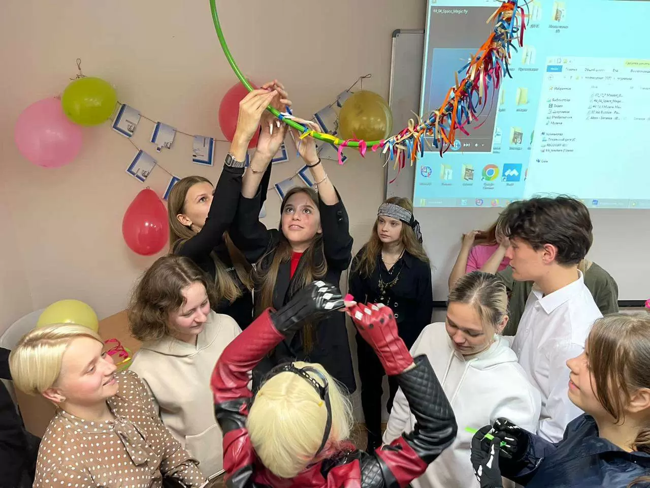 Vivat Academia! Vivat membra quaelibet! Да здравствует университет! Да здравствуют все вместе!