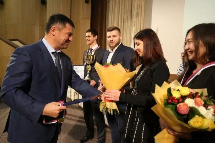 Студенты кафедры управления в составе команды ВГУЭС выиграли Кубок Приморского края по стратегии и управлению бизнесом