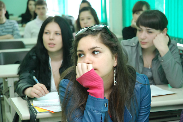 Сказкотерапия и психологические тесты – старшеклассники во ВГУЭС научились работать с бессознательным