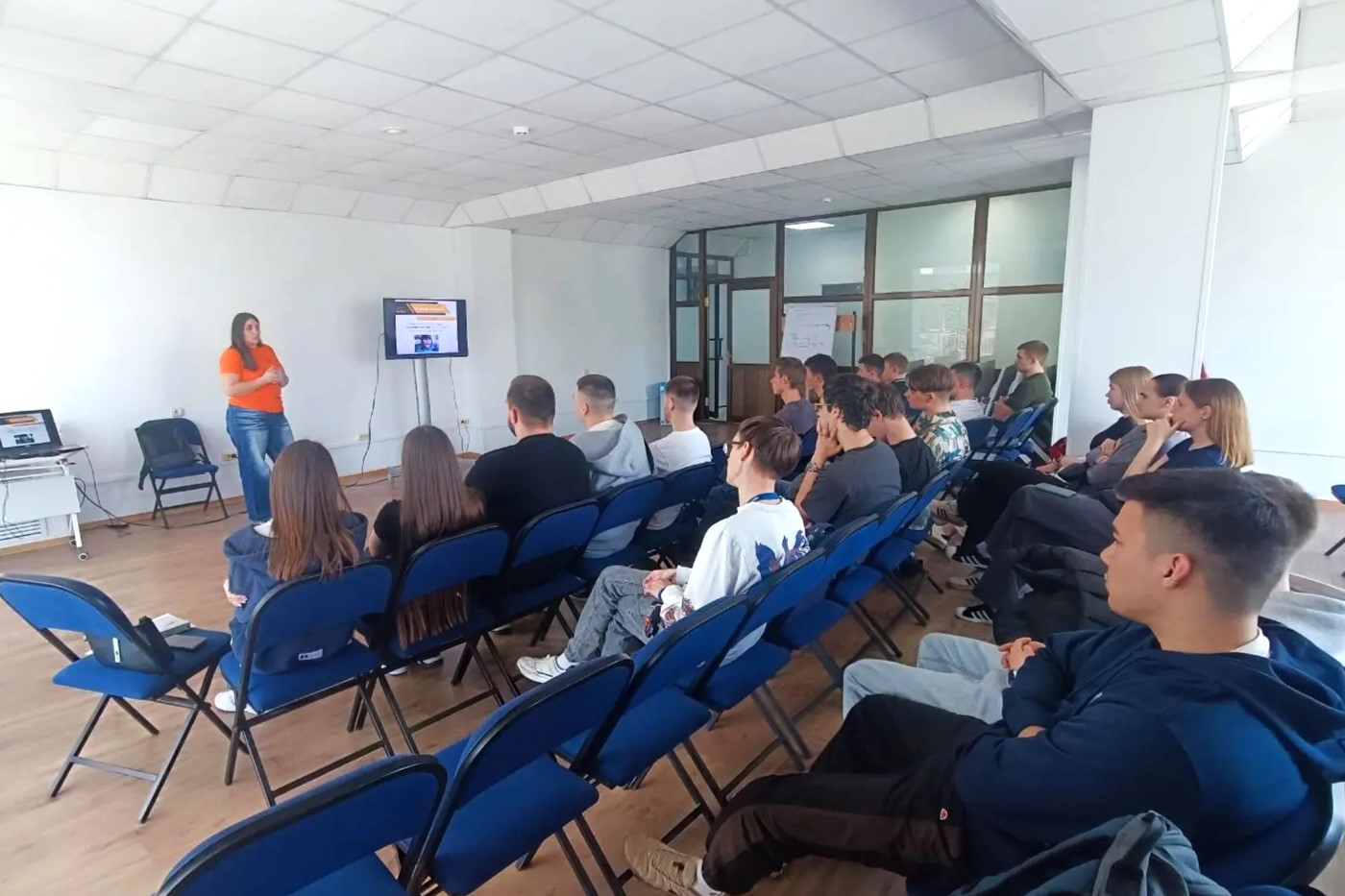 Студенты ВВГУ познакомились с работой добровольцев «ЛизаАлерт» в Приморье