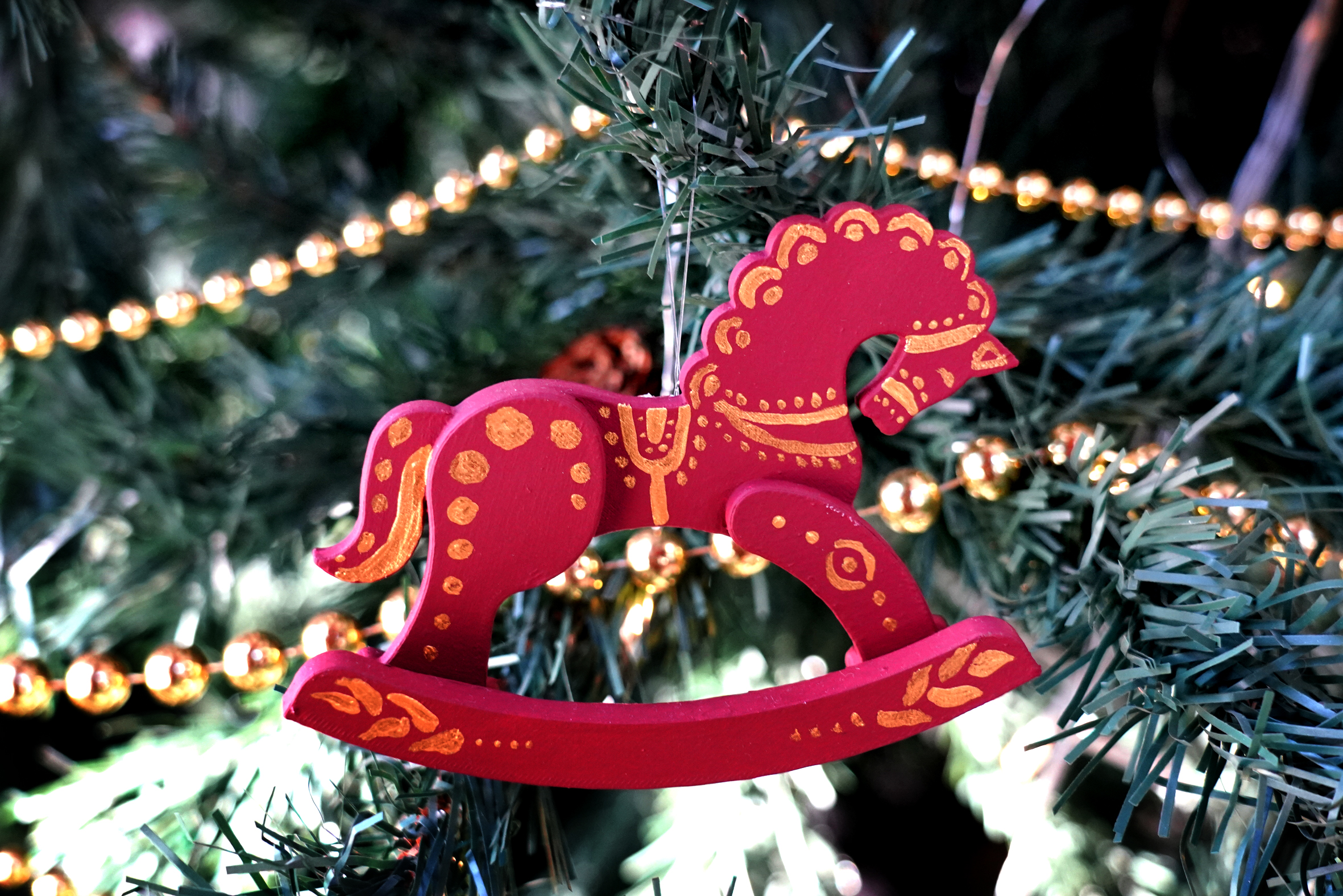 Студенты-дизайнеры ВВГУ украшают университет в преддверии Нового года