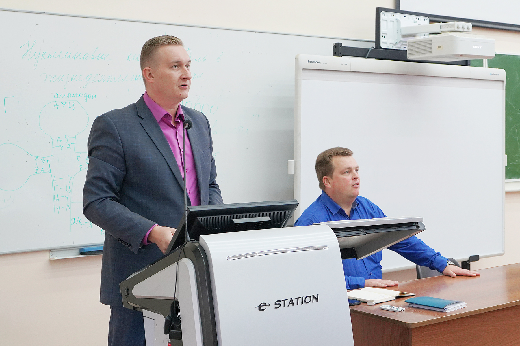 Приглашенный  спикер Артем Каминский рассказал студентам Института права о подводных камнях и лайфхаках бизнеса в сфере ВЭД