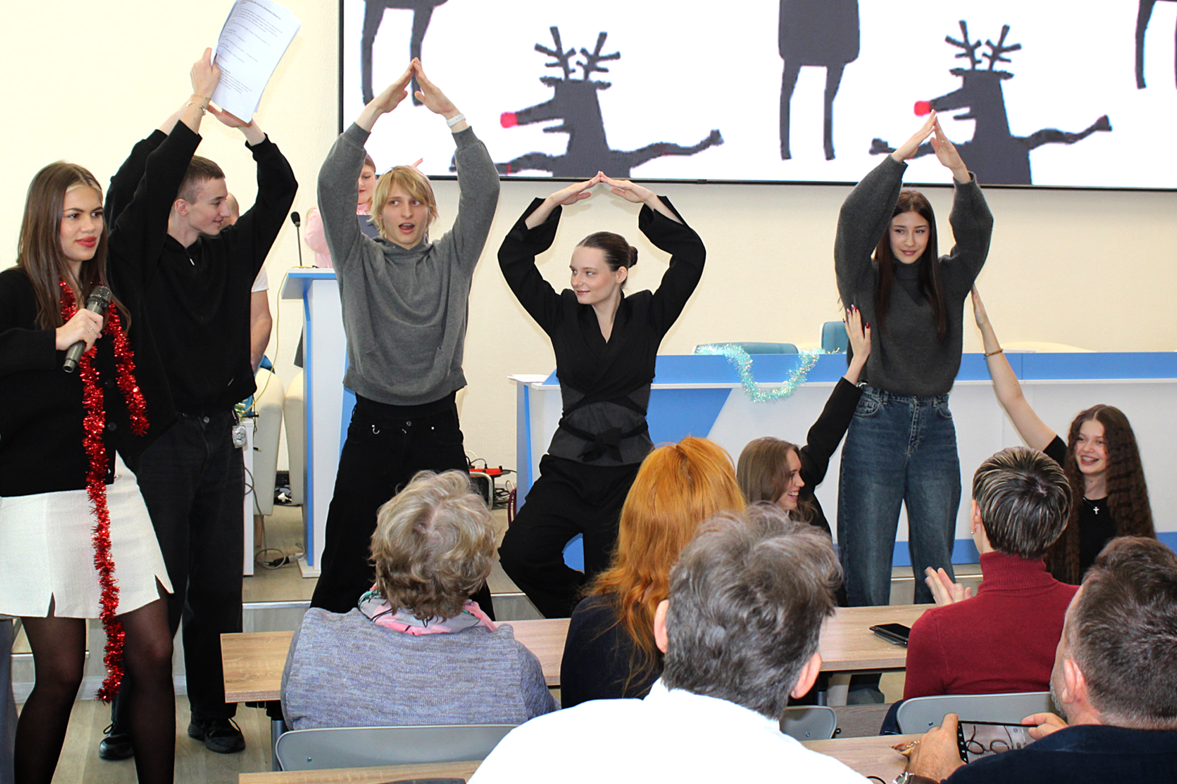 Традиционный новогодний кинопоказ прошёл в Высшей школе кино и телевидения ВВГУ