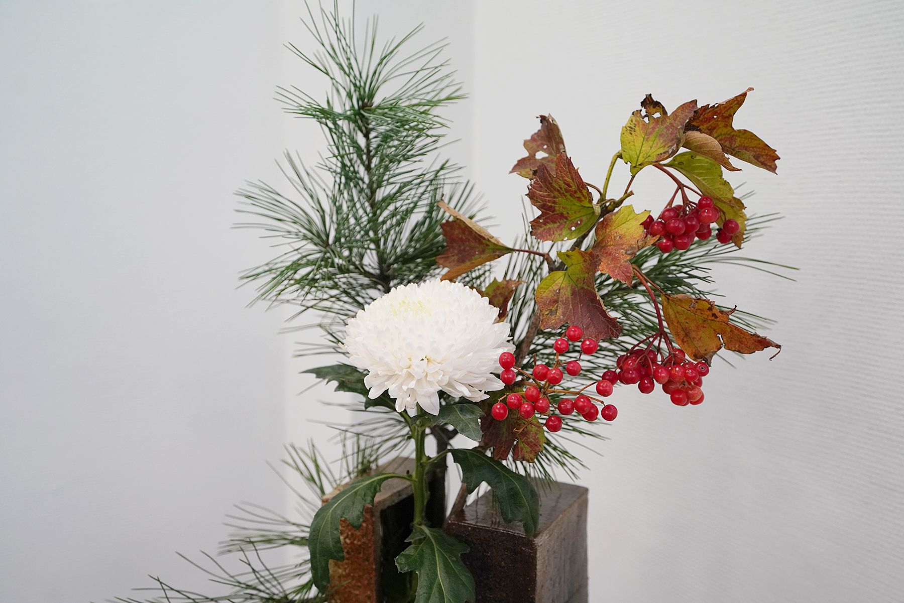 И линией, и цветом, и цветком: к выставке «В соавторстве с Природой»