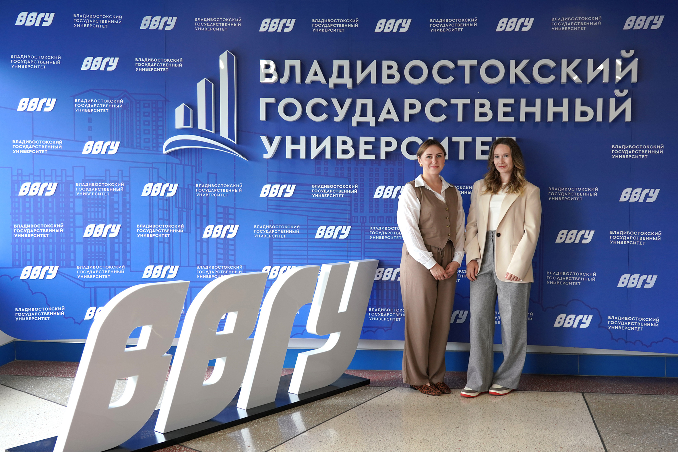 Поздравляем Величко Татьяну и Столярову Веронику с присуждением ученых степеней