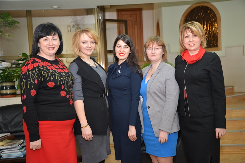 Триумф коллектива кафедры экономики и менеджмента ВГУЭС: всероссийское признание и три кандидатских защиты в год!