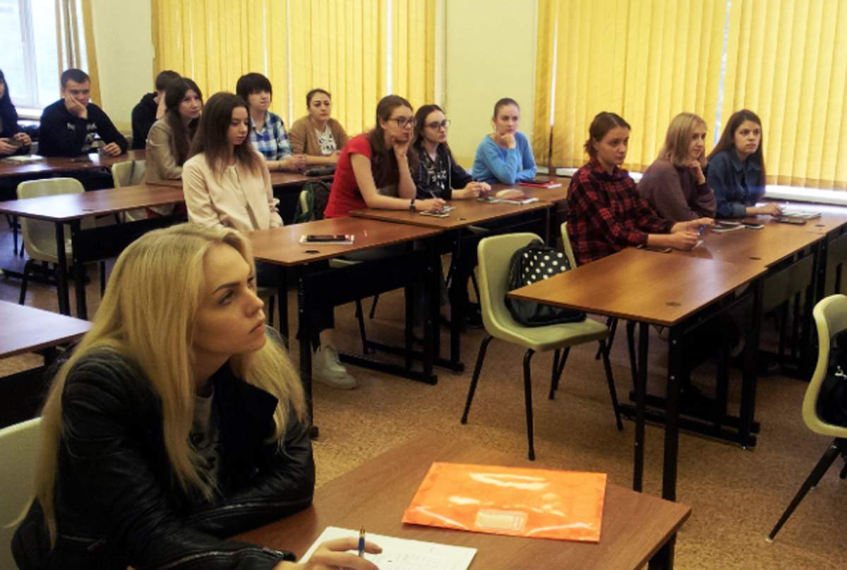 Студенты и выпускники ВГУЭС прошли дополнительную программу обучения «Карьерный бустер»