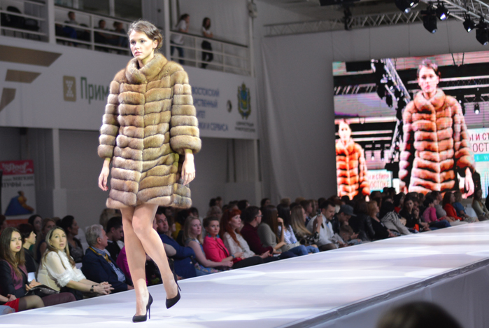 Зима в разгаре: учимся выбирать меховое пальто!