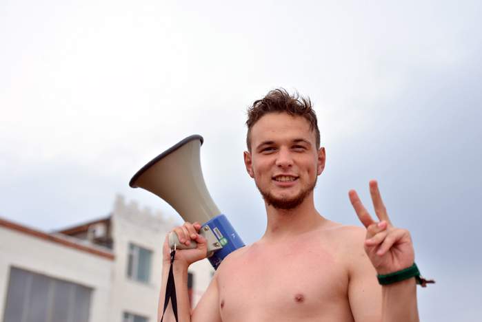 Ректор ВГУЭС, депутат ЗСПК Геннадий Лазарев предложил перенести летние каникулы школьникам Приморья. Голосование