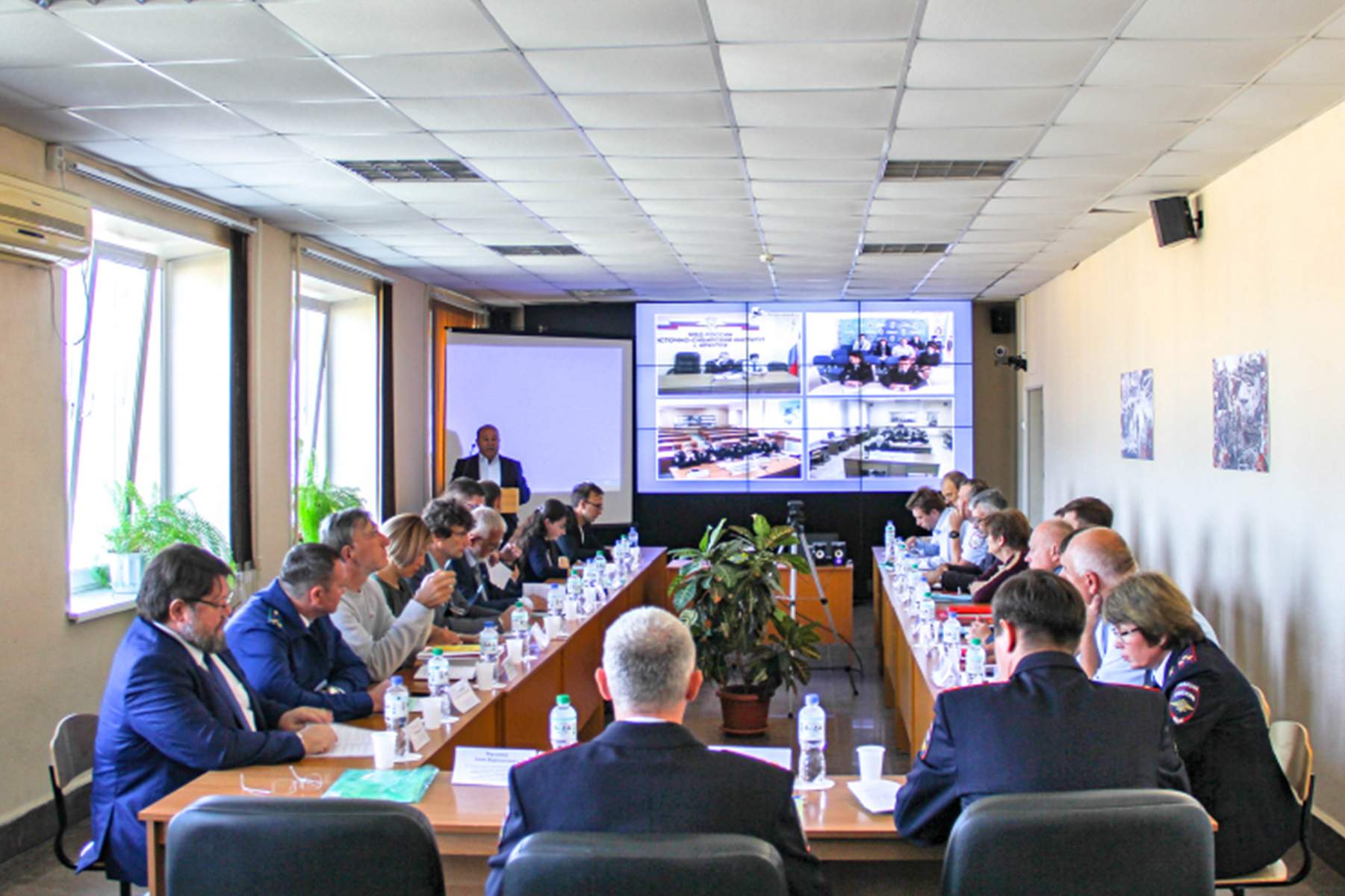 Доклады преподавателей кафедры уголовно-правовых дисциплин ВГУЭС вызвали оживленную дискуссию на Международной научно-практической конференции во Владивостокском филиале ДВЮИ МВД России