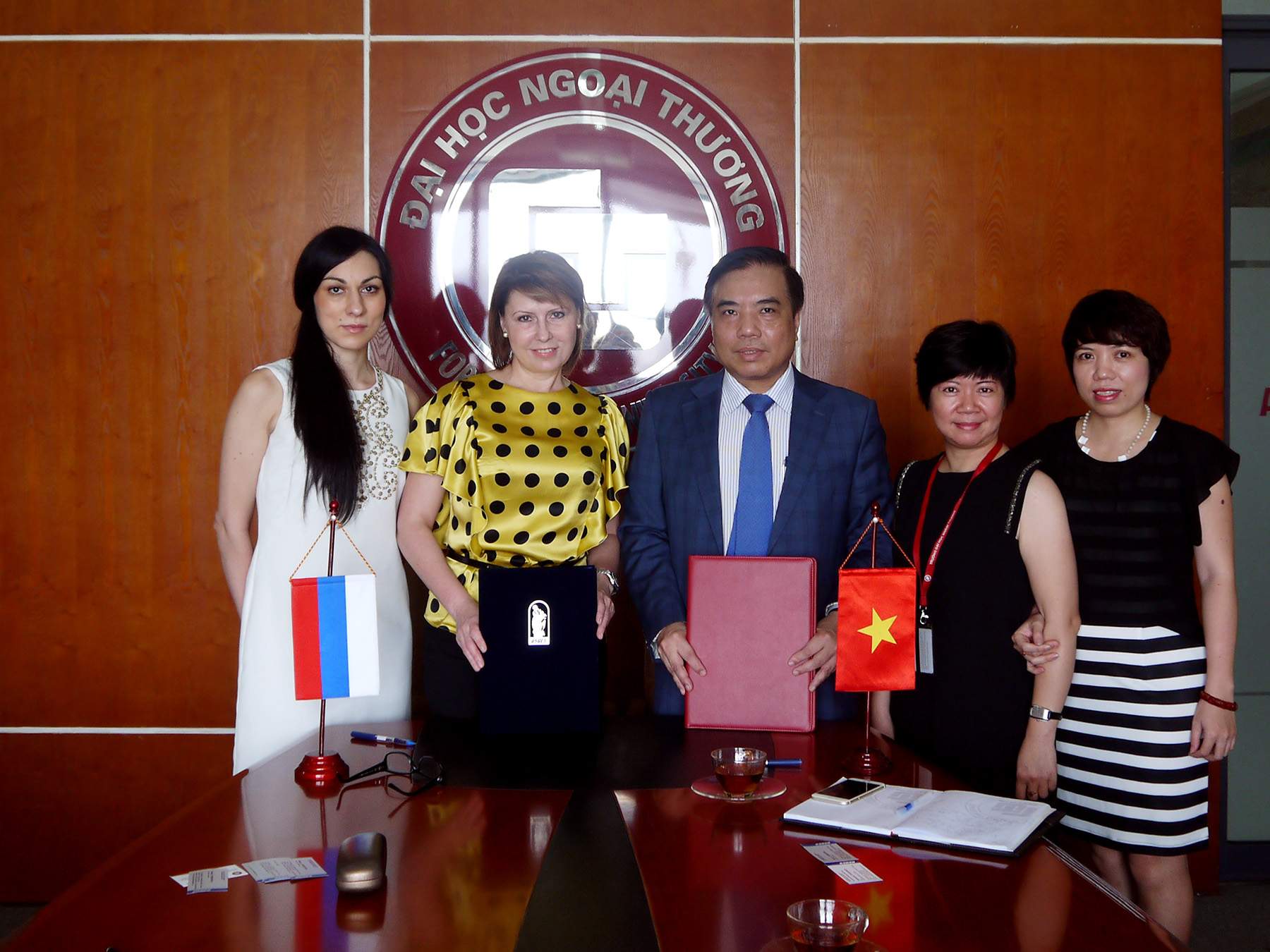ВГУЭС во Вьетнаме: подписан договор об обмене студентами с Университетом внешней торговли