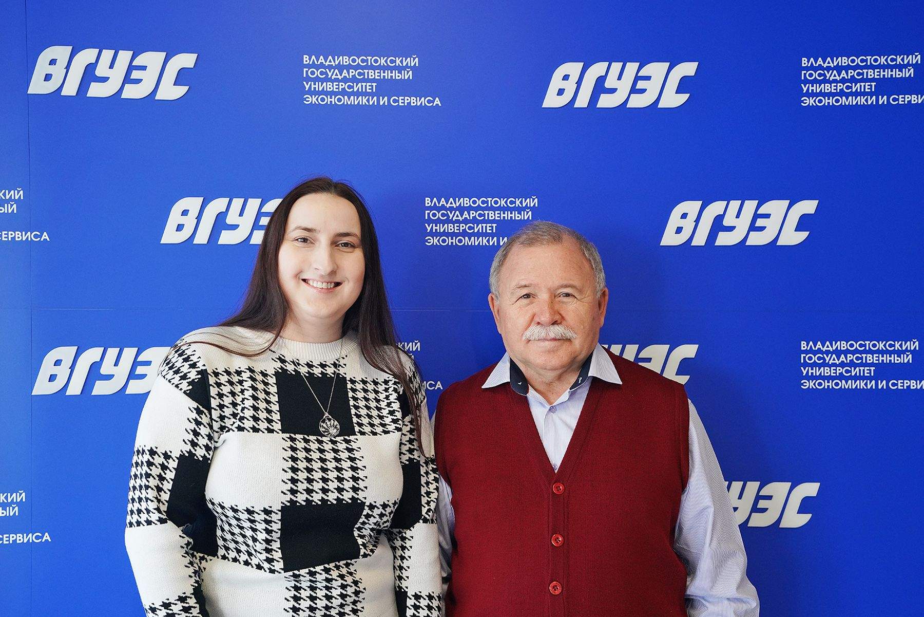 Преподаватели ВГУЭС Александр Тушков и Анастасия Николенко выступили с докладами на IX Всероссийском конгрессе политологов в Москве