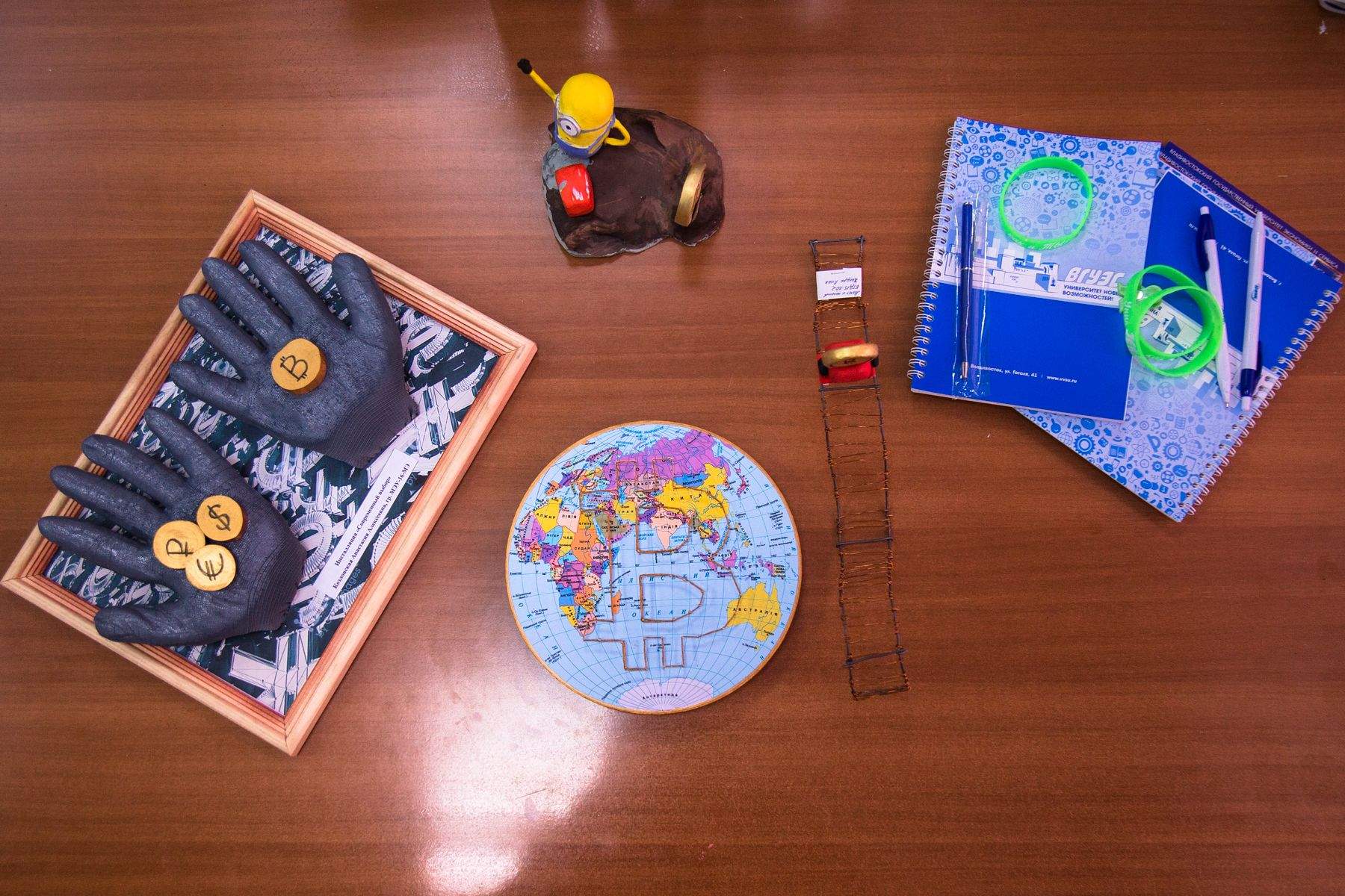 Студенты ВГУЭС получили награды за творческие работы, посвящённые биткоину