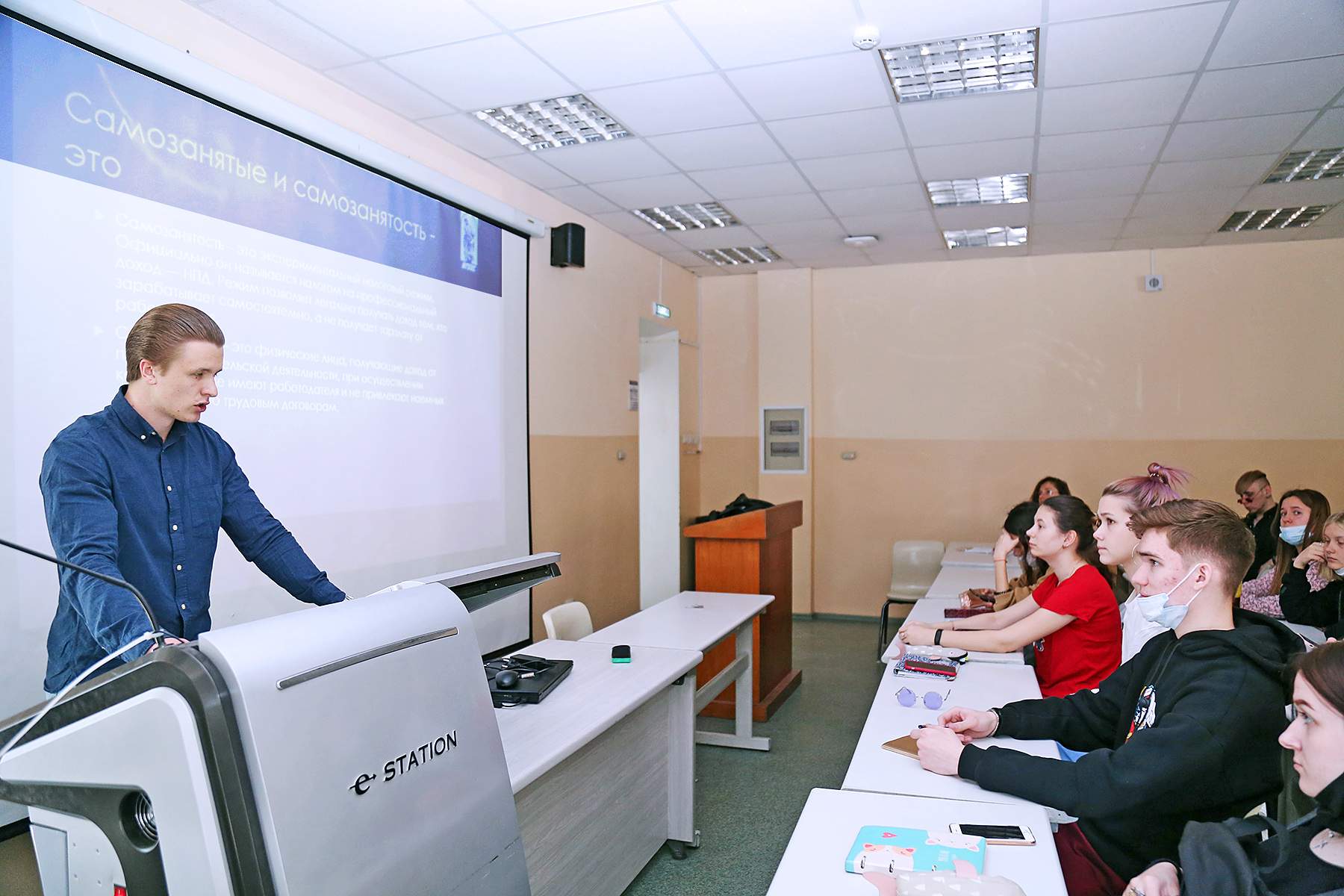 Студенты Института права ВГУЭС прояснили статус «самозанятый» для начинающих предпринимателей