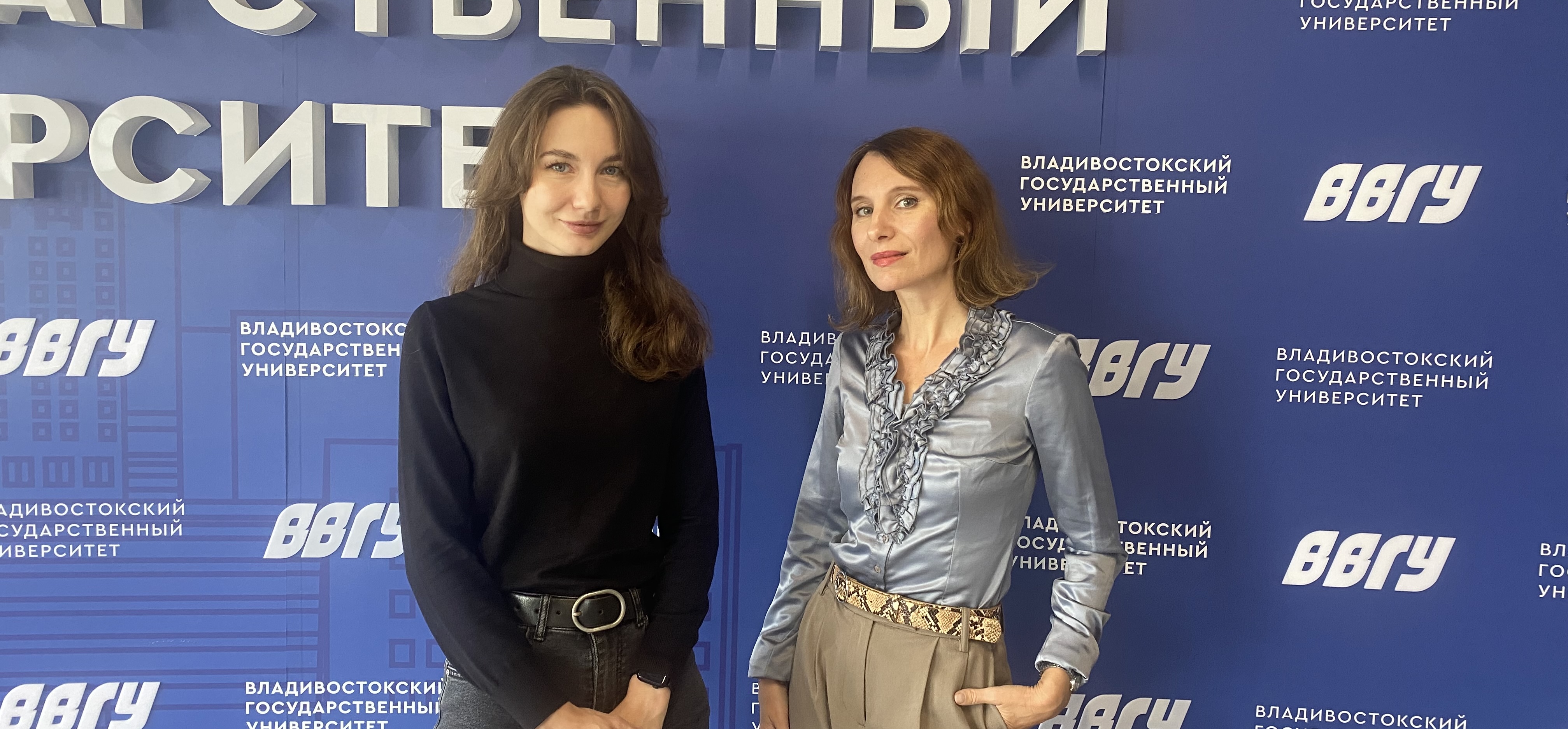 Поздравляем преподавателей ВВГУ Светлану Антипову и Елену Каменную с присуждением учёной степени кандидата наук