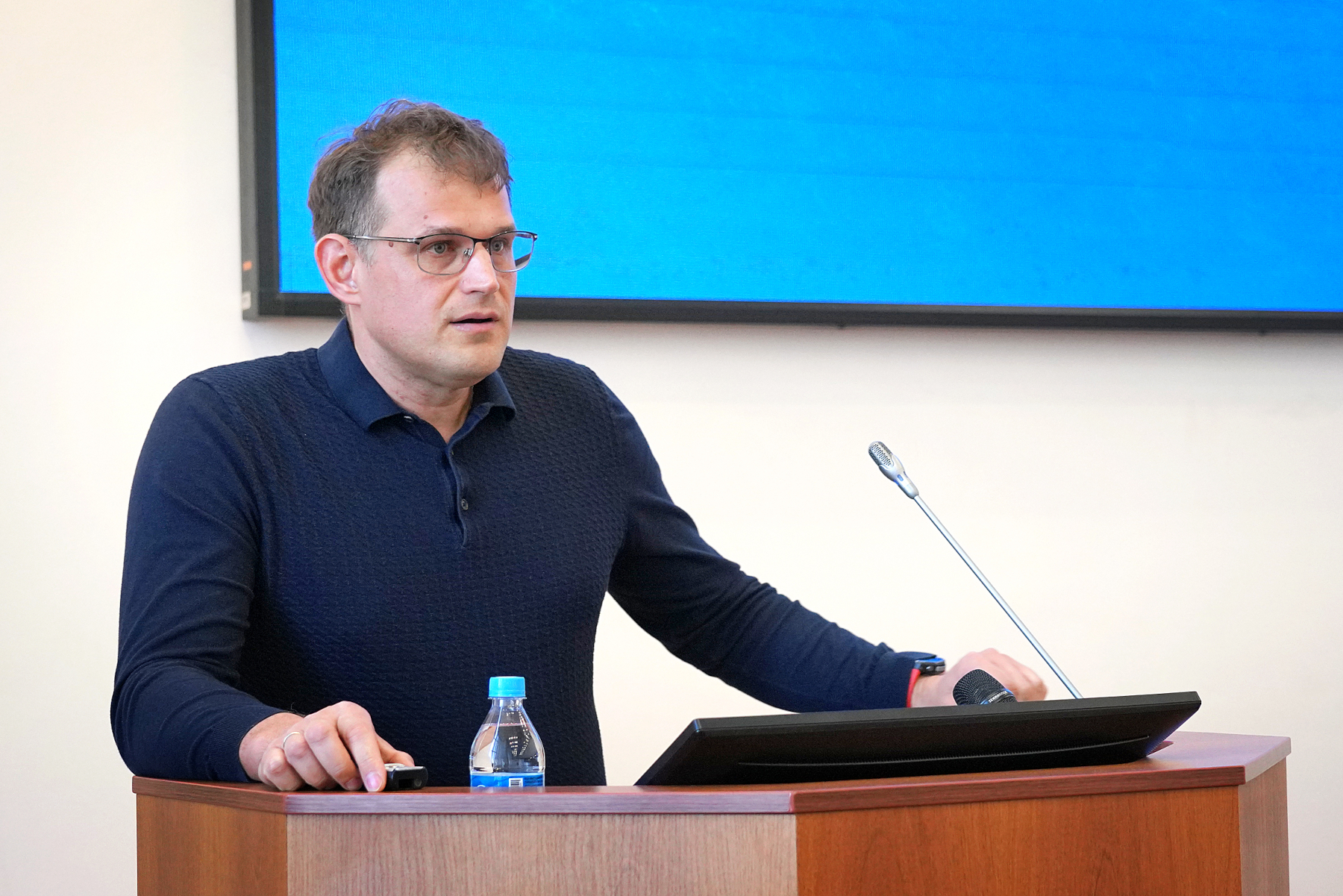 339 преподавателей, два сообщества и одна политика: как ВВГУ встраивает нейросети в образование