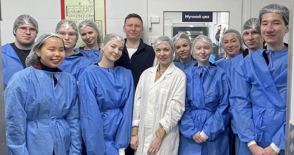 Студенты ВВГУ познакомились с «кулинарным сердцем» сети ресторанов «Супра»