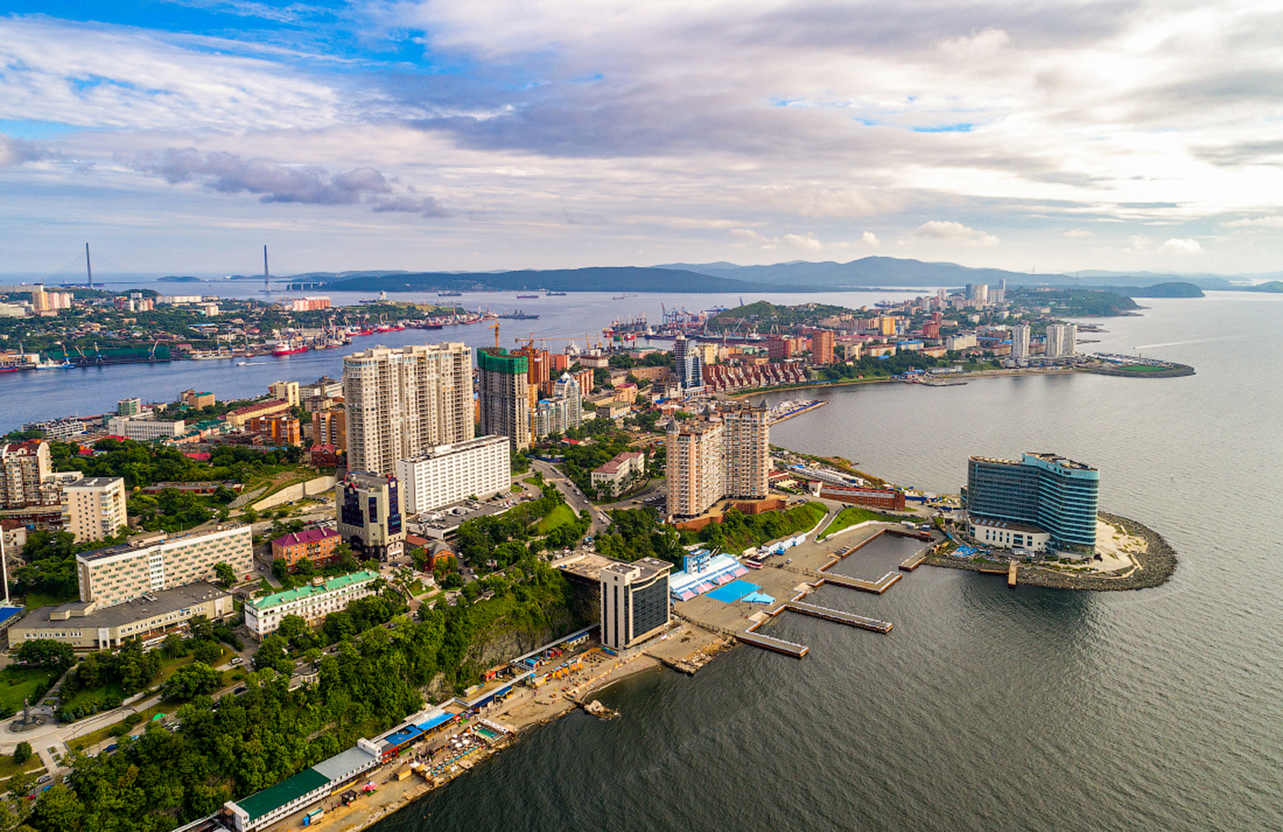 Поздравление ректора и президента ВГУЭС с Днём города