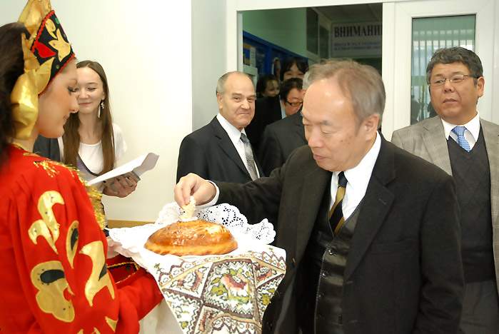 Новый офис Общества дружбы «Владивосток — Тояма» открылся во ВГУЭС