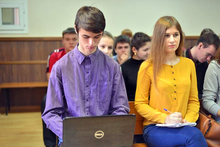 Будущие юристы во ВГУЭС учатся профессионализму  на реальных судебных процессах