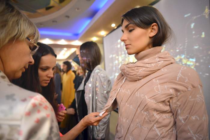 Нанодизайнер Людмила Норсоян раскрыла во ВГУЭС шпионские техники в трикотаже