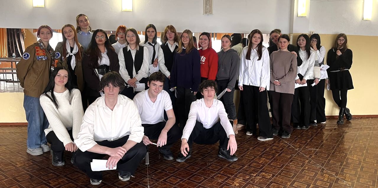 Бойцы студенческих отрядов ВВГУ знакомят школьников Владивостока с возможностями университетской жизни