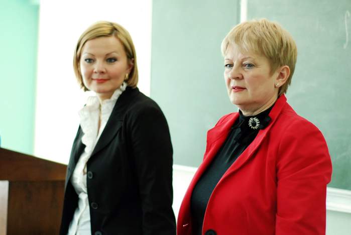 Будущие экономисты и менеджеры задали вопросы специалисту компании ЭмблемХэлс (США) Юлии Филичевой