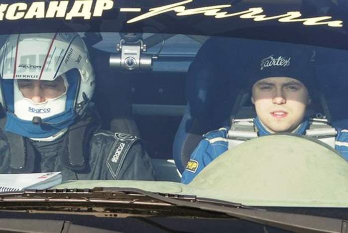 Студент 3 курса специальности «Организация и безопасность движения» ИИИБС ВГУЭС Алексей Украинец выиграл первый этап Дальневосточного ралли. Поздравляем!