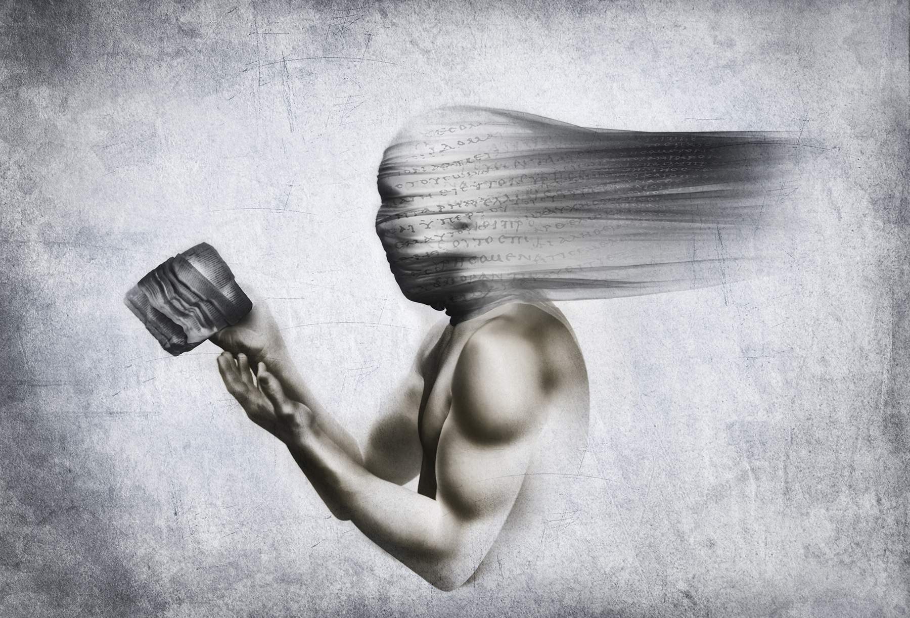 Тридцать девять сюжетов: концептуальная фотовыставка выпускника колледжа ВГУЭС Адама Домбраускауса